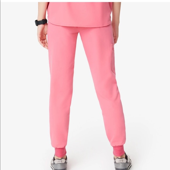 NWT FIGS Zamora Joggers Scrubs Pants in Neon Pink - Picture 7 of 11